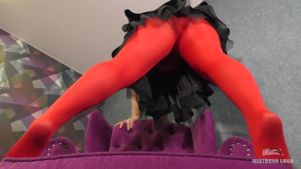 Mistress Legs: Le gambe della padrona provocano in sexy collant rosso per...