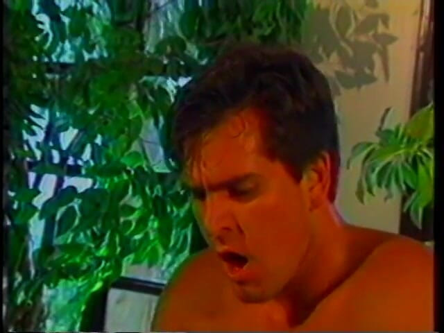 Old Good Porn: Big cock guy gets a blowjob from a sexy whore...