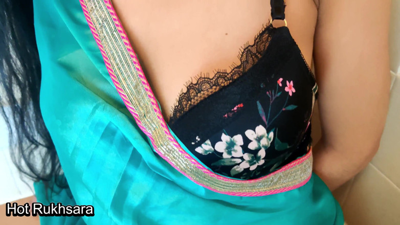 hot_rukhsara: main apne bare bhaee ki patni ko itni jor se...