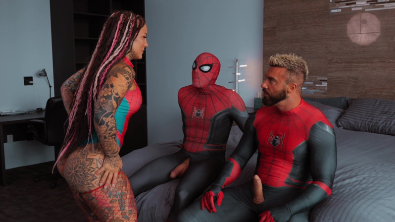 Alfiecinematic: Two Spiderman Vs. Tattooed Babe Mandi Cat