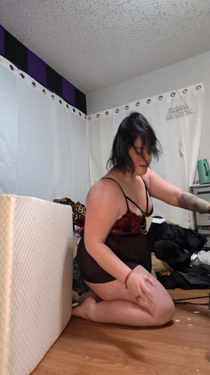 TheKinkyPwrLftr: Nettoie ma chambre avec moi, partie 1