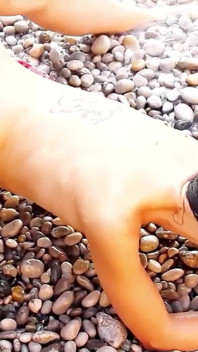 Skinny teen Megane Hot takes a date on the beach for a nude bath and gets fucked