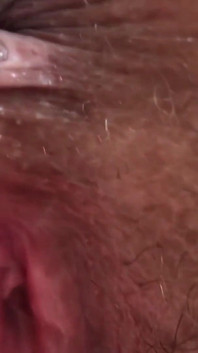 Per favore tocca la mia figa che piscia. Scopami e sborra dentro! Sborrata dentro con pipì