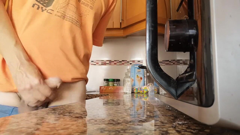 Rafael Torreano: Tonton aku crot di meja dapur