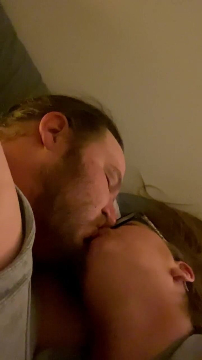 April Showers: Baisers sexy