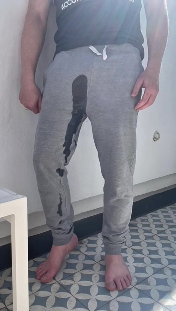 AmateurBoysPissing: Sự thật hay thử thách: Buộc phải đi tiểu trong chiếc...