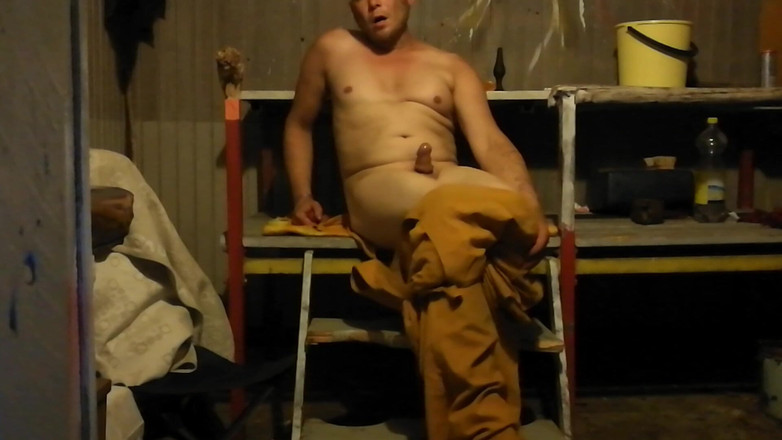 HornyLarry: Birden fazla oyuncak emiyor, biniyor ve oynuyor. Saunada azgın