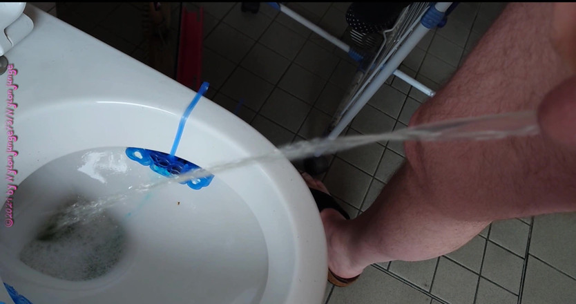 Carmen_Nylonjunge: Completo de manhã mijando