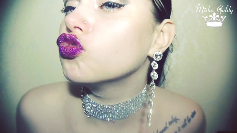 Goddess Misha Goldy: Mor vahşi dudak kokulu ve grimaces