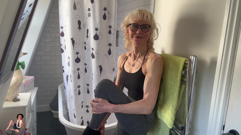 Deeliteful Jacy: April Showers