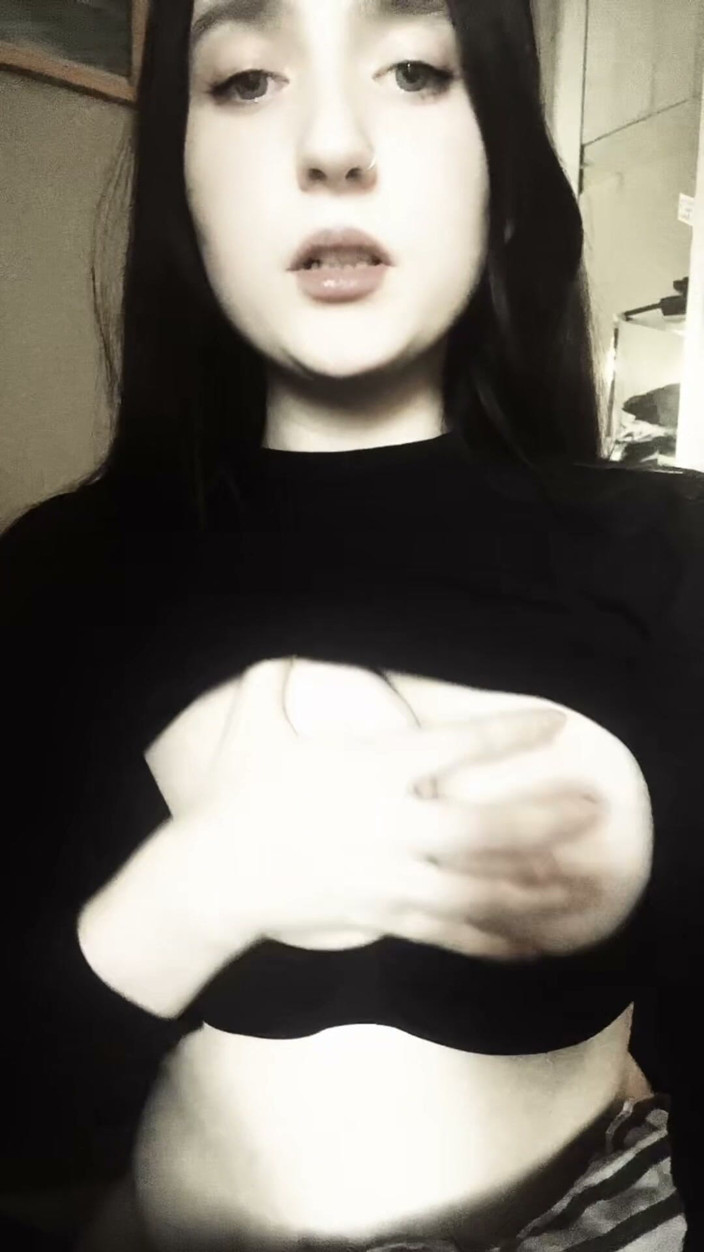 Joyliii: Joyliii Edged in Front of the Mirror.