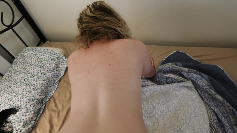 Erin Electra: Madrastra se esconde en la cama del hijastro