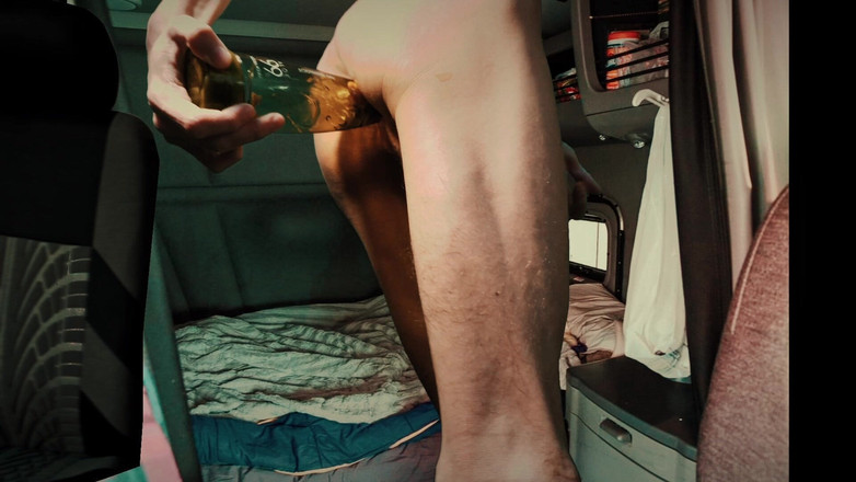 HotDogs studio: Casey Donovan und spielt in loch