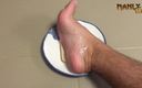 Manly foot: Sperma foot sandwich - probeer je me te verleiden? Sperma voetensokken...