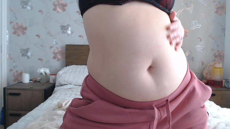 Ripley sweet studio: Gordinha milf Vores e Arrotos