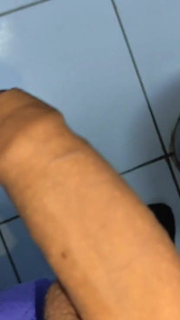 Velký čůrák pumpuje žíly ptáka