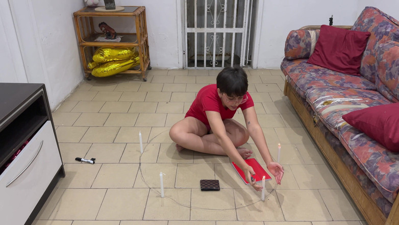 SugarPose: 如何召唤精神 - Jasmine的裸体冒险