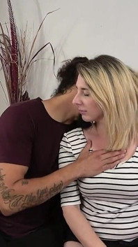 Zdesperowani amatorzy Bea dostaje jej ciasne cipki Zaorane przez Javiera Hard