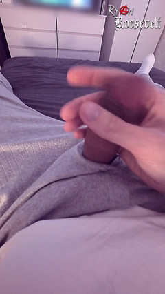 Ryan Roosevelt: Ver porno conduce a una corrida ruidosa después de una...