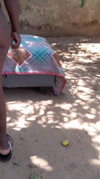 Parasiterend naakt, verraderlijk varken haar man denkt dat ze de beste getrouwe vrouw ter wereld vuile hoer is