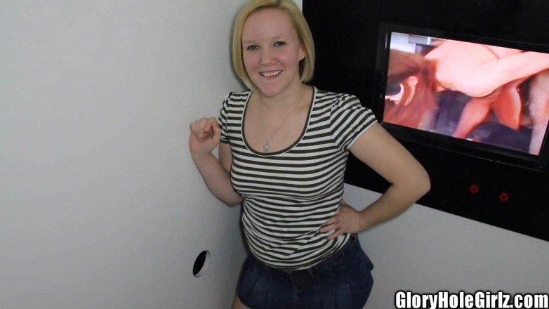 Glory Hole Girlz: Nafouklé bradavky černé sání ptáka Šukání glory hole blonďatá děvka na obličeji...