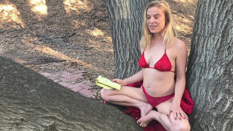 Erin Electra: Meditasi blowjob pantai untuk pria