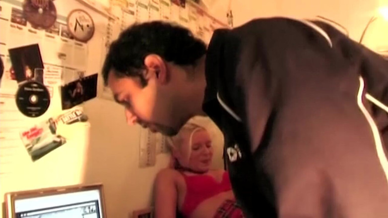 BDSM6.CLUB: Ahegao blonde menjilati kontol berdenyut ludah menetes