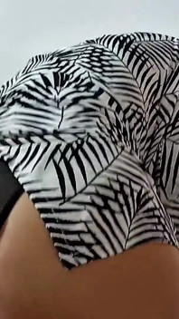 義理の妹が私が彼女のベッドで自慰行為しているのを見つけました