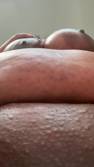Honey_Dippp: Creamy Pussy and oily tits in your face