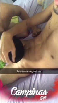 Comendo o vizinho na escada do prédio