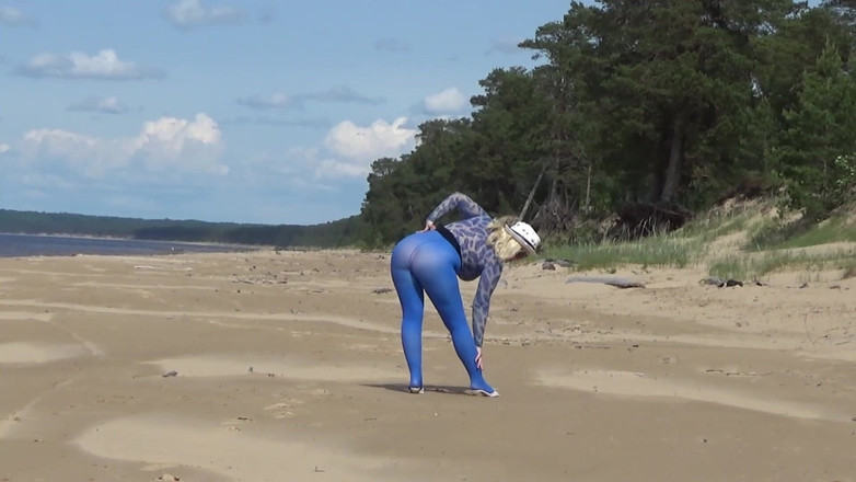 RedRoseRus: Blue Style 2 - Flashing on Beach