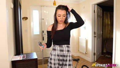 SkirtJerk: Miah S - te suge