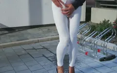 Pissing in Leggings