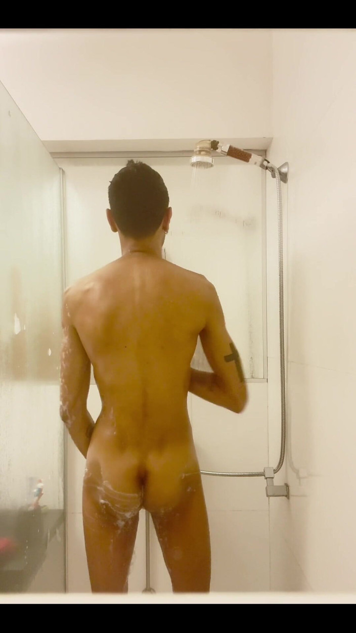 arabeputo: Tomando esa bonita ducha