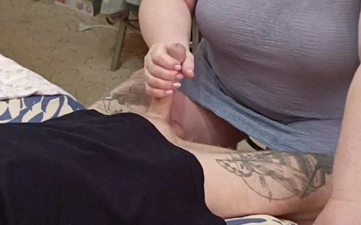Zona901: Masturbazione del cazzo e pompino dalla matrigna