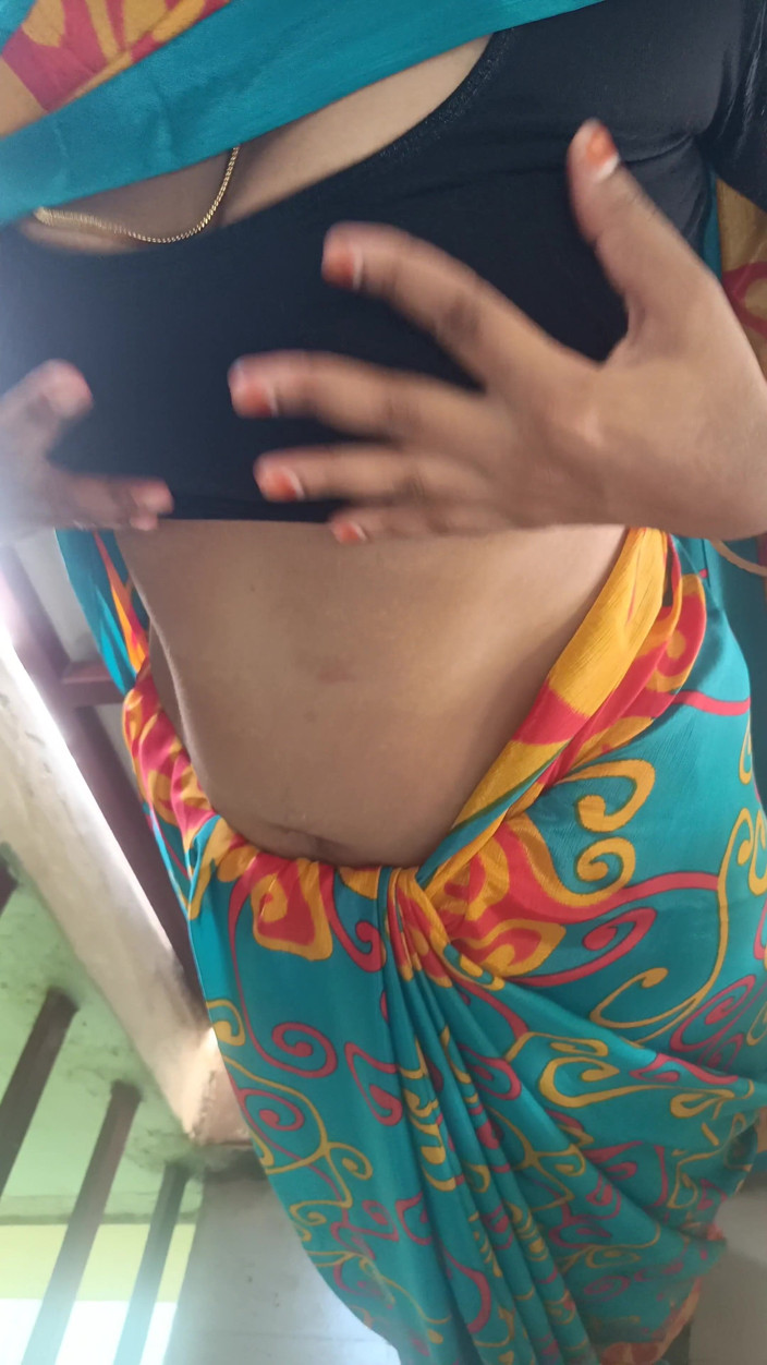 Inba: Married Women Blue Colour Saree Romance with Her Boyfriend