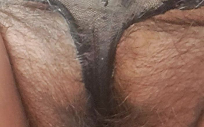 Mommy big hairy pussy: Mutandine trasparenti e pelose