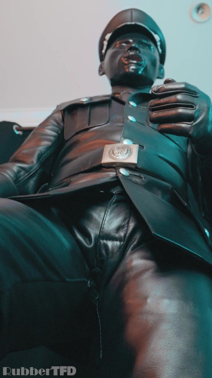 RubberTFD: Возвращение кожаной маски, VK