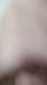 Gran polla masturbándose y jugando con el culo
