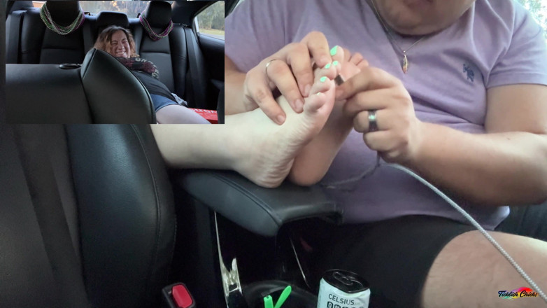 Ticklish Chicks: Snyft: Heather lechtala