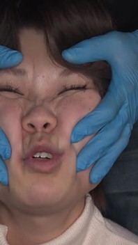 Akane kamio让她的脸像模特粘土一样纵