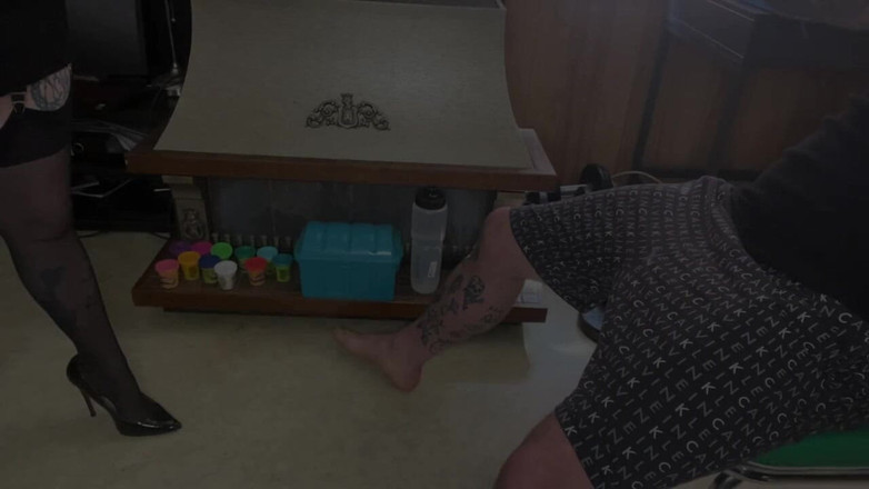 aewin11: डैडी को मेरी तंग छोटी गांड चोदना पसंद है