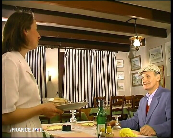 French Family Secrets: Sărut ca să nu te concediezi