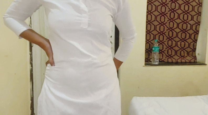 Pihu bhabhi: Studentă din Delhi futută de profesor și videoclip MMS făcut public