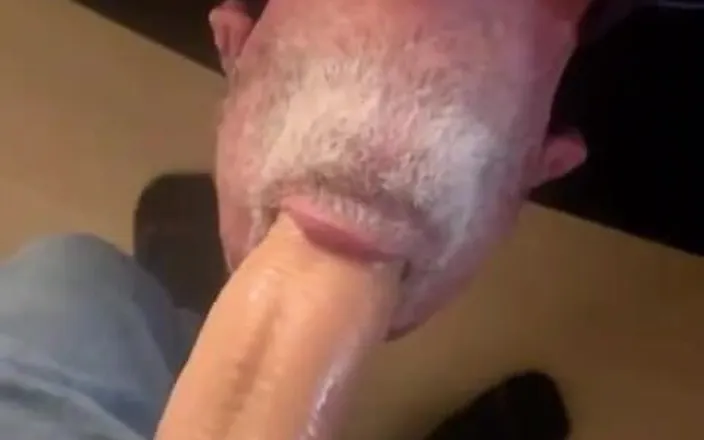 Twoblokes: Jack Services Arik