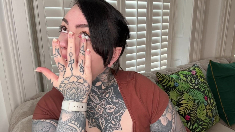 Miss Valentina: 라지 모닝 하품