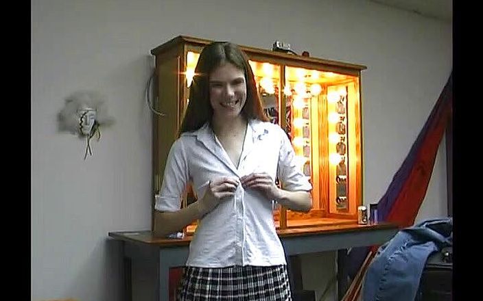 Hefburg: Teen pussy flush casting