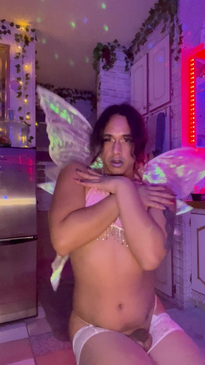 TSJade95: Poison Strip azdırma dansı
