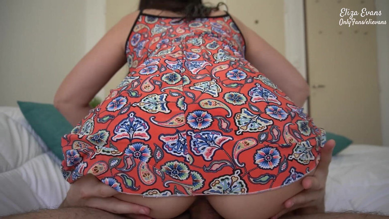 ElizaEvans: Ma demi-sœur n’a pas le mauvais lit, je regarde son...