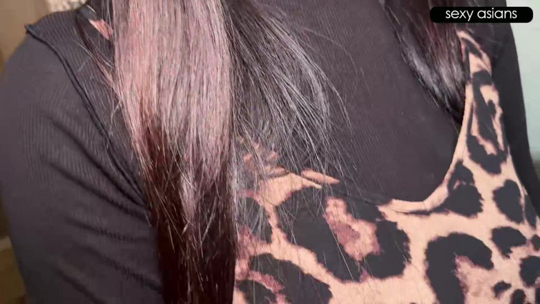 Asian cutie: Enorme impact op de G-cup. Enorme rondingen schudden elk gevoel,...